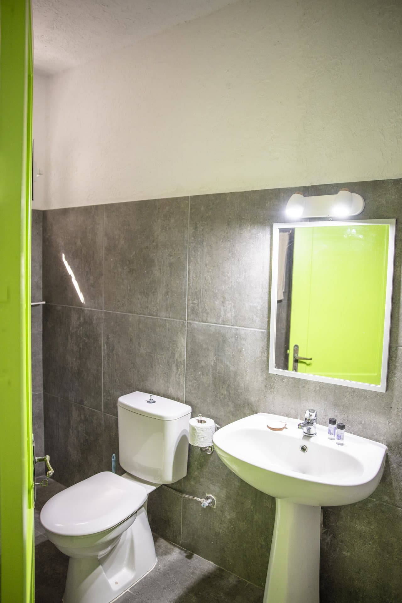 Studio 29 — Bathroom · Ibiscus Kalymnos, Massouri